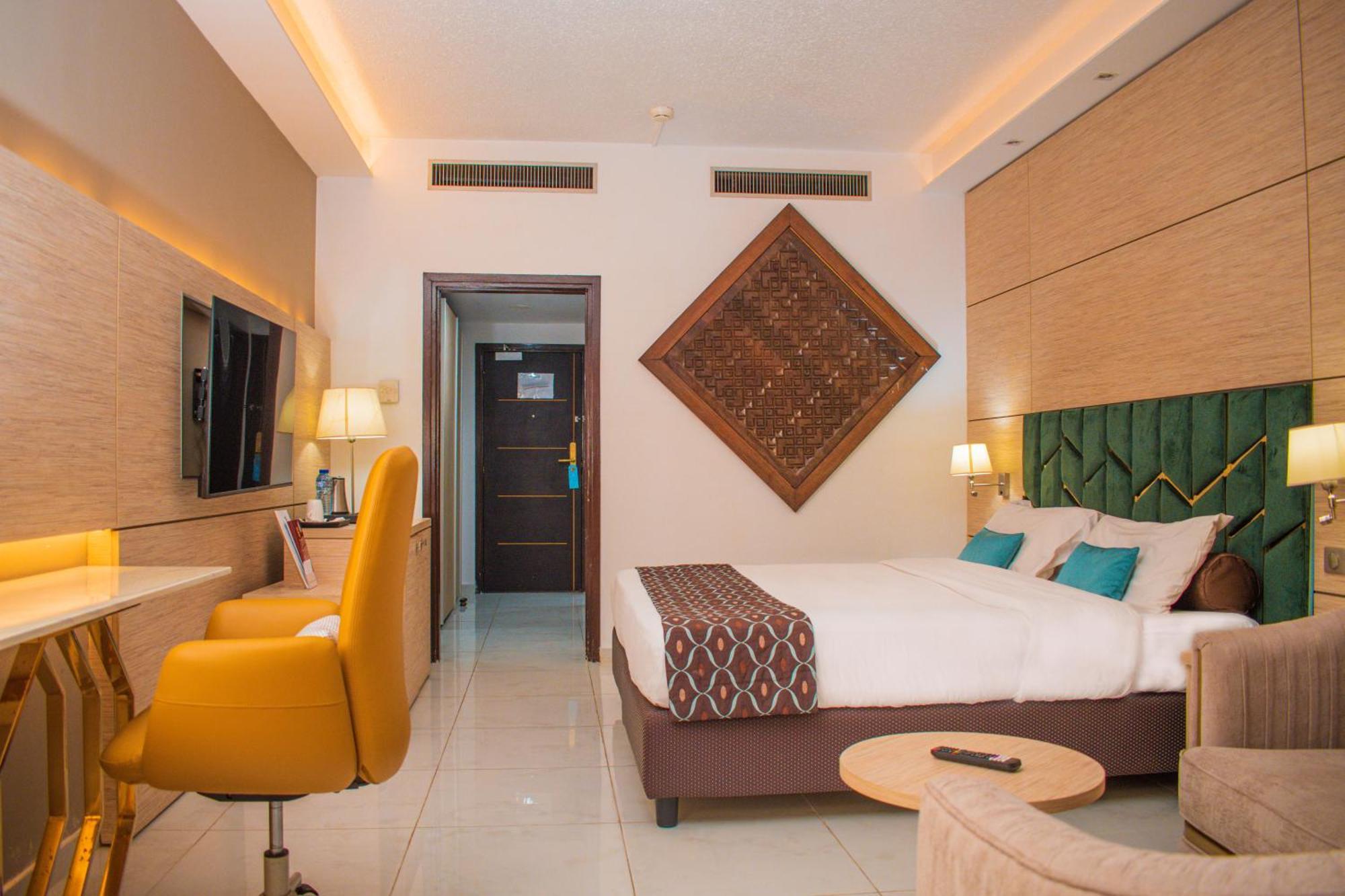 Hotel Sarakawa Ломе Екстер'єр фото