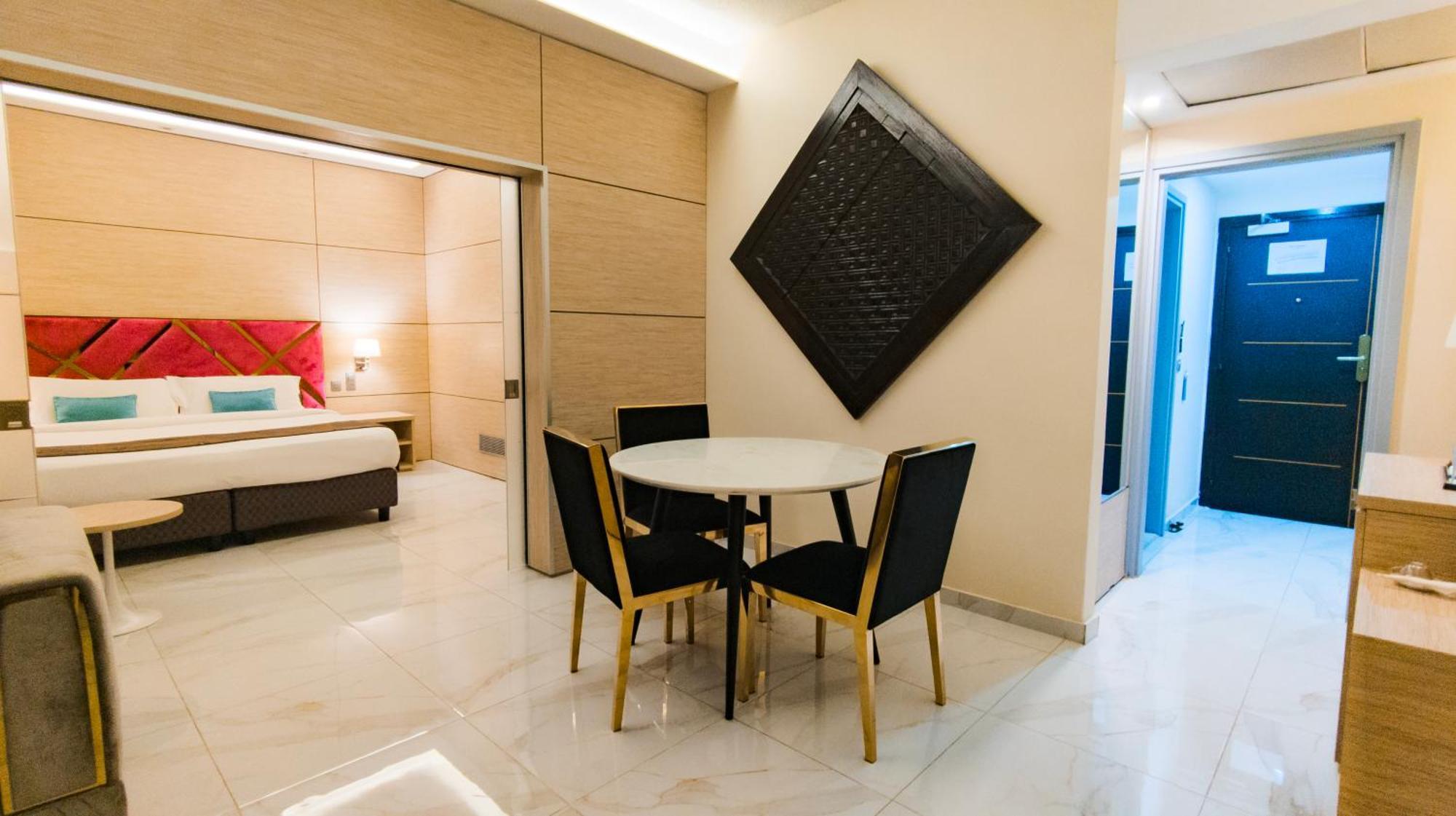 Hotel Sarakawa Ломе Екстер'єр фото