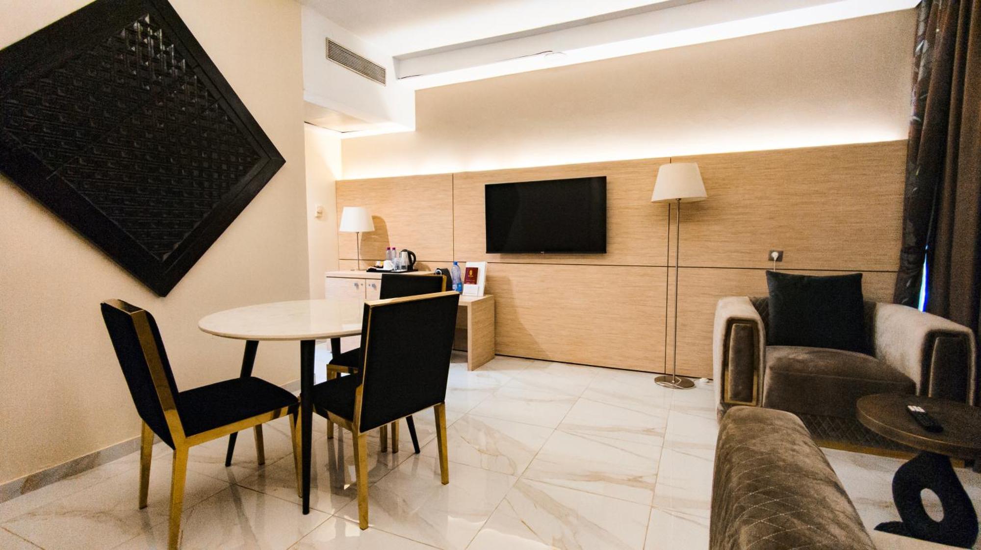 Hotel Sarakawa Ломе Екстер'єр фото