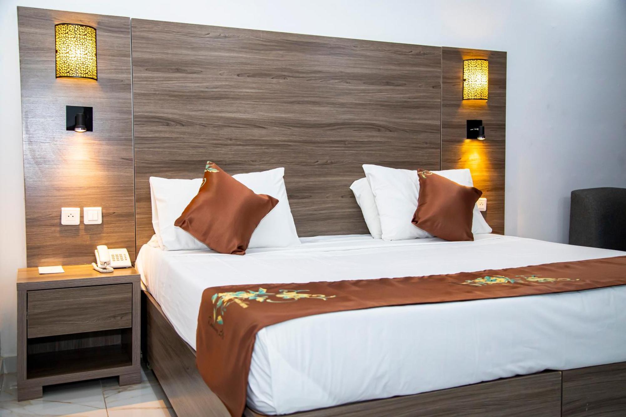 Hotel Sarakawa Ломе Екстер'єр фото