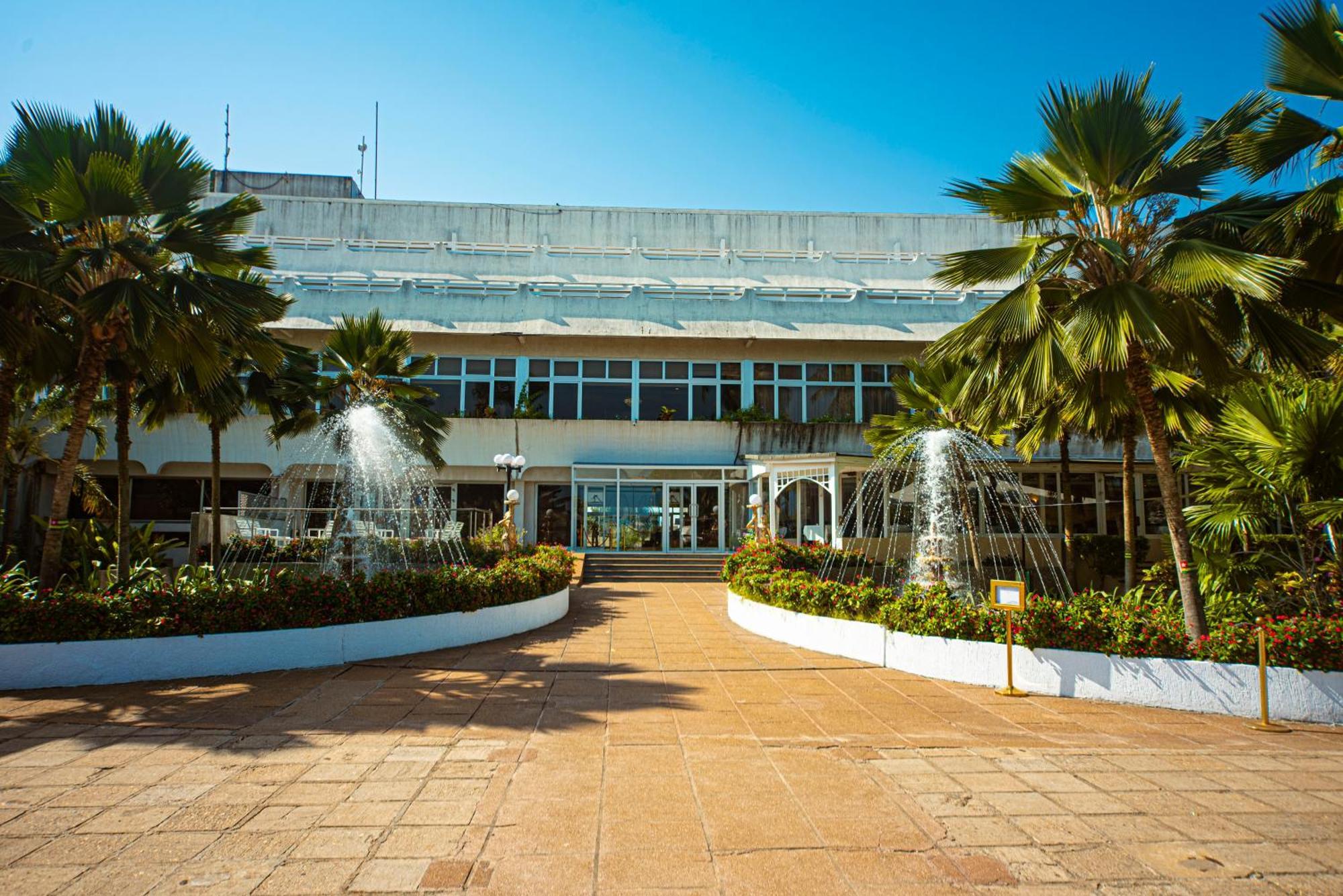 Hotel Sarakawa Ломе Екстер'єр фото